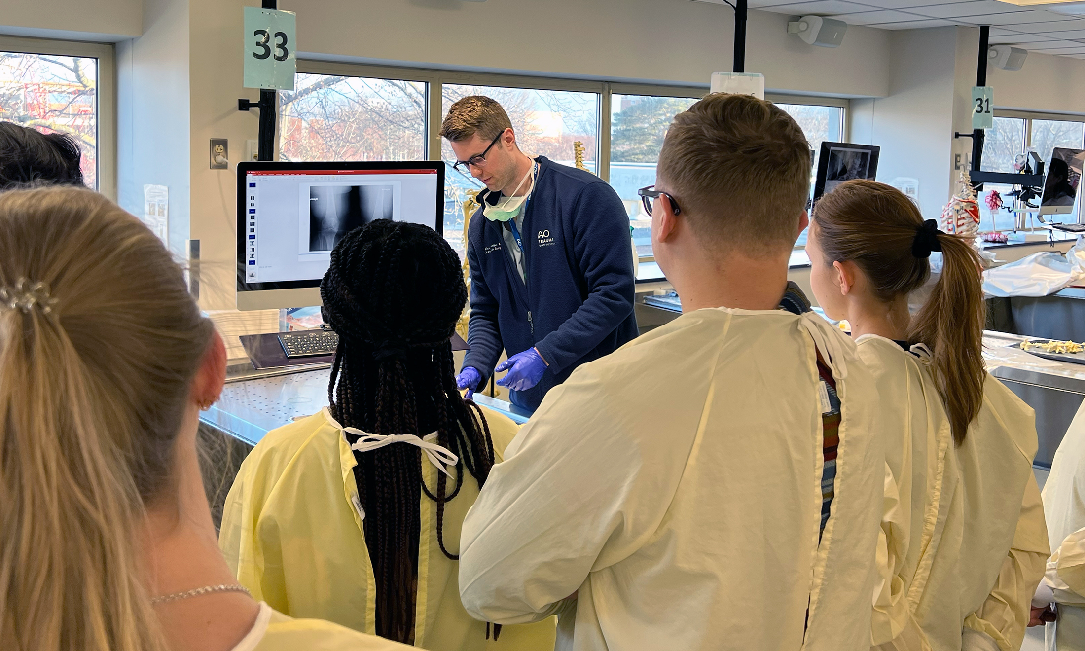 Residents and OUWB alumni return to teach in school’s anatomy lab